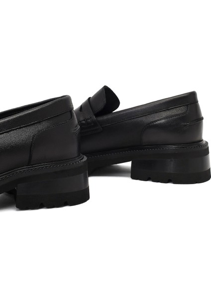 Kadın Siyah Kalın Tabanlı Deri Loafer 25AFD270518