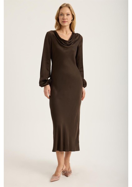 Uzun Degaje Yaka Elbise