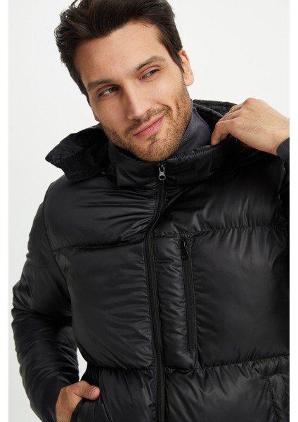 İçi Astarlı Su ve Rüzgar Geçirmez Cepli Kapüşonlu Erkek Mont fiyatları