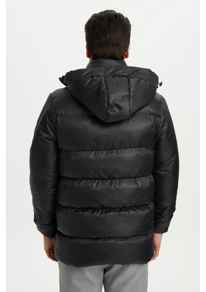 İçi Astarlı Su ve Rüzgar Geçirmez Cepli Kapüşonlu Erkek Mont indirimleri