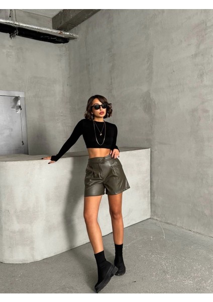 Iki Düğmeli Pileli Şort