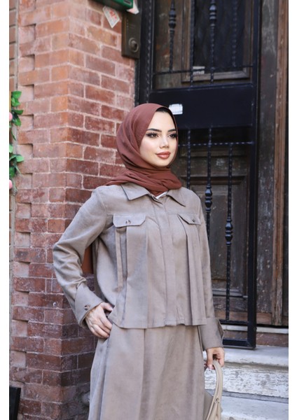 Cepli Detaylı Süet Etekli Takım fırsatları