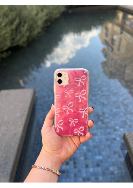 İPHONE11 Holografik Fiyonk Desenli Telefon Kılıfı