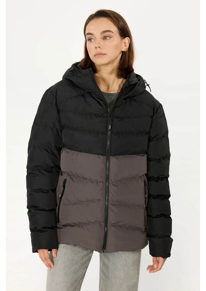 İçi Astarlı Su ve Rüzgar Geçirmez Cepli Kapüşonlu Kadın Mont fiyatları