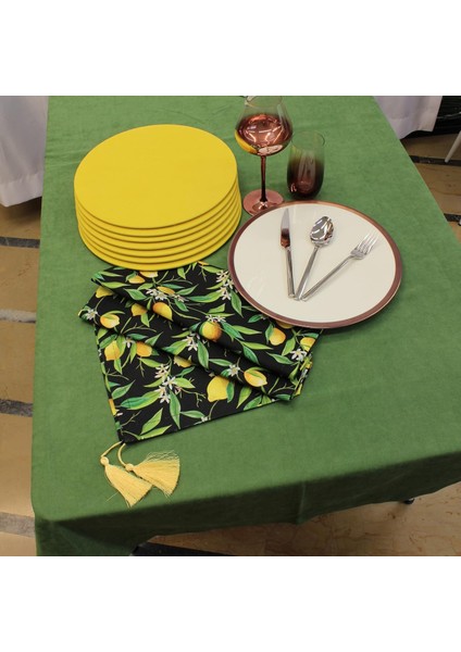 Desenli Siyah Zemin Arka Plan Baskılı Runner Servis 40X150 cm