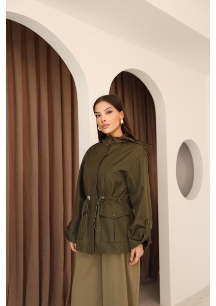 Kadın Haki Kapüşonlu Katlama Kol Detaylı Trençkot fırsatları