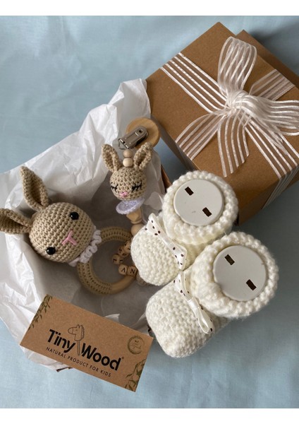 Organik Yeni Doğan Bebek Isimli Emzik Askısı Hediye Seti, Yenidoğan Hoşgeldin Bebek Hediye Kutusu modelleri