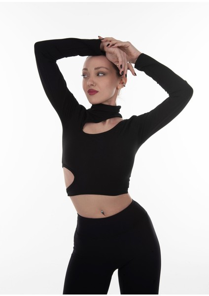 Siyah Pencere Detaylı Bluz