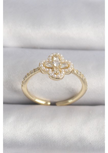 Pirinç Gold Renk Zirkon Taşlı Yonca Model Inci Detay Kadın Yüzük - Lisinya