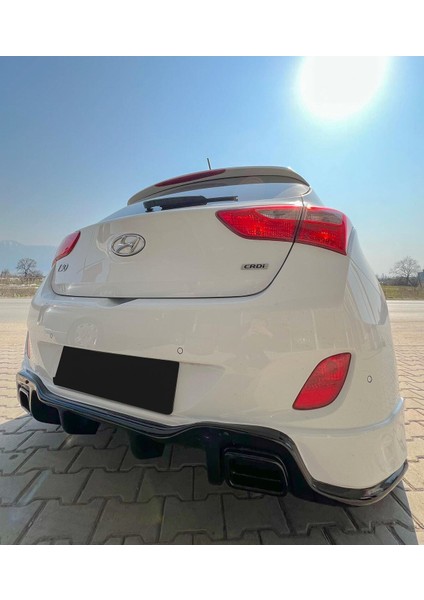 Hyundai I30 Rs Difüzör (Plastik) 2012-2017 Uyumlu Parlak Siyah