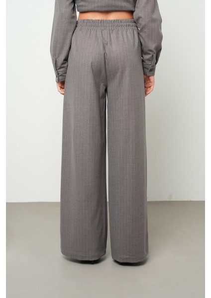 Kadın Bol Paça Beli Lastikli Çizgili Desenli Pantolon fırsatları