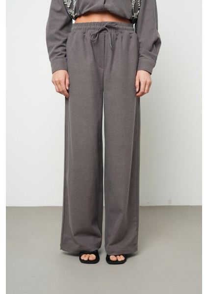 Kadın Bol Paça Rahat Kalıp Düz Renk Kumaş Pantolon