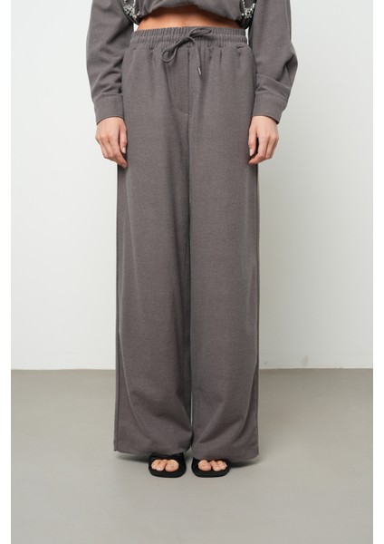 Kadın Bol Paça Rahat Kalıp Düz Renk Kumaş Pantolon fiyatları