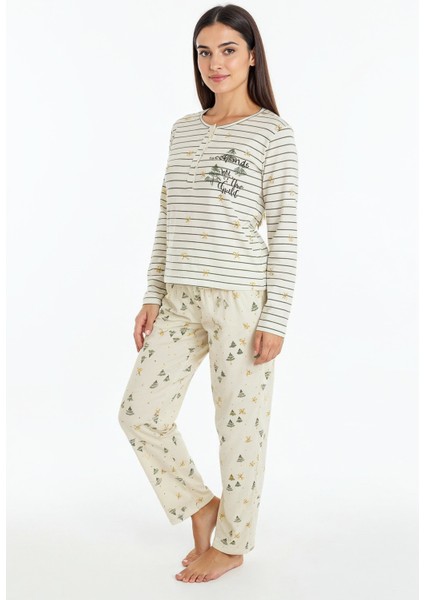 Üstü Yazılı Altı Çam Ağacı Desenli Elite Viscose Pijama Takımı Uzun Ekru 3568 modelleri
