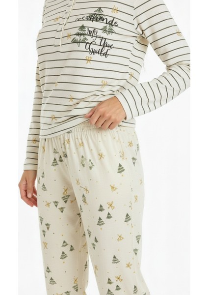 Üstü Yazılı Altı Çam Ağacı Desenli Elite Viscose Pijama Takımı Uzun Ekru 3568 fırsatları