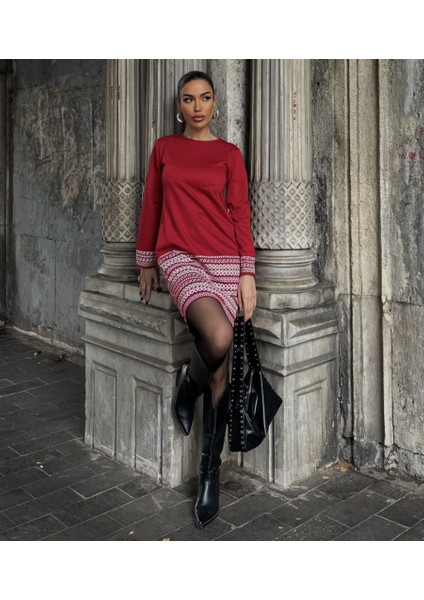 Kadın Uzun Kollu Bisiklet Yaka Kol Ağzı ve Etek Ucu Baskılı Iki Iplik Elbise