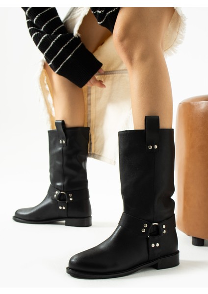 Olala Siyah Renkli Kemer Detaylı Kısa Topuklu Kadın Bot fiyatları