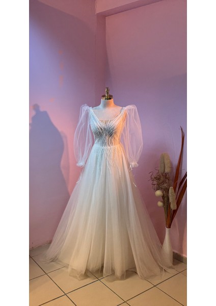 A Kesim Boncuk İşlemeli Gipürlü GelinlikTeşhir Ürünü