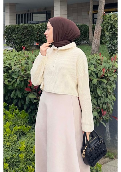 Yaka Fermuarlı Crop Triko Kazak Ekru fiyatları