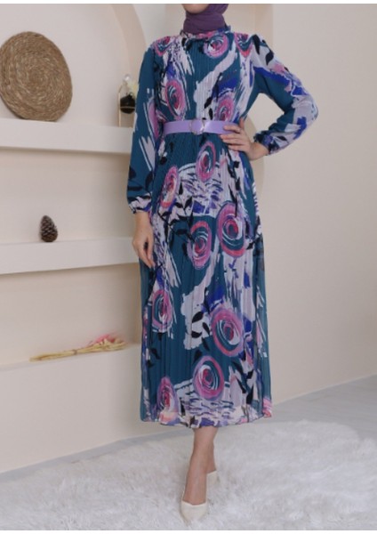 Petrol Mavisi Desenli Pileli Kemerli Uzun Kollu Şifon Boydan Elbise