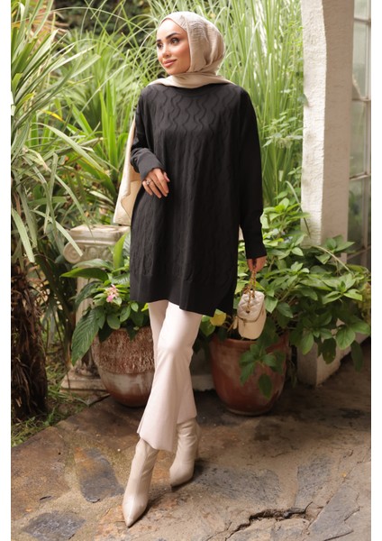Siyah Bisiklet Yaka Soğuk İplik Triko Tunik