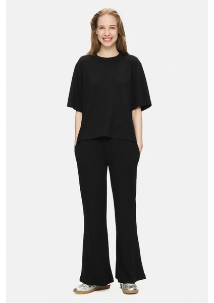 Jayla Siyah Bisiklet Yaka Gofre Baskı Loose Fit Kadın Tshirt fırsatları