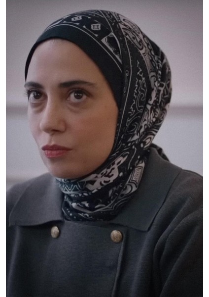 Kızılcık Şerbeti Nursema'nın Tercihi Deep Siyah Early Ipek Şal