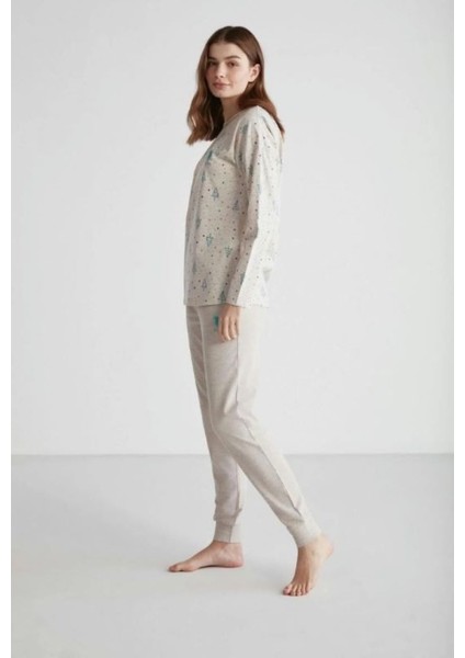 Yeni Yıl Temalı Ekru Kadın Pijama Takımı