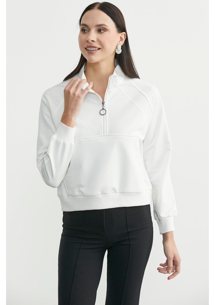 Dik Yaka Kanguru Cepli Crop Sweatshirt - Krem modelleri