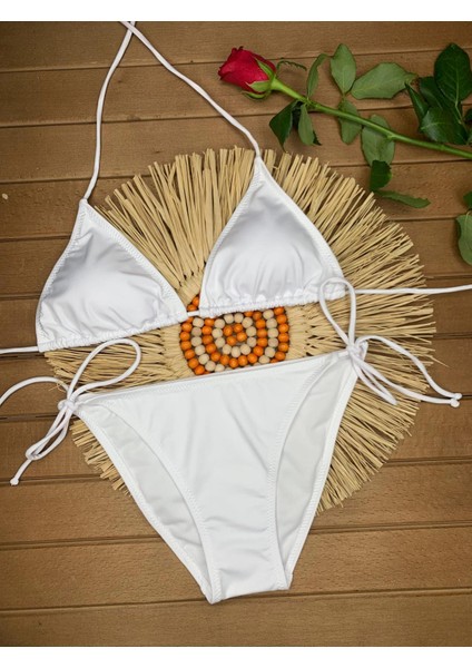 Kadın Likralı Esnek Yandan ve Boyundan Bağlamalı Şık Ipli Üçgen Bikini Takım