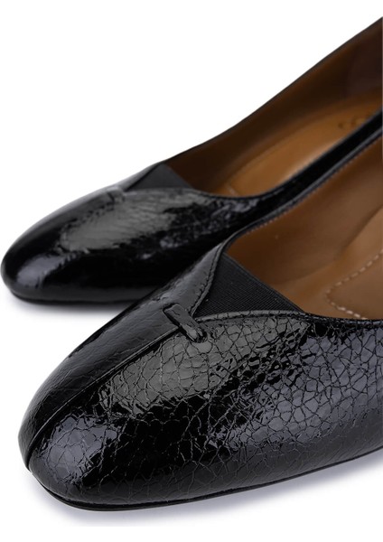 Kadın Hakiki Deri Siyah Klasik Ayakkabı 1135 06101 Bn Ayk SK25-26 Sıyah modelleri