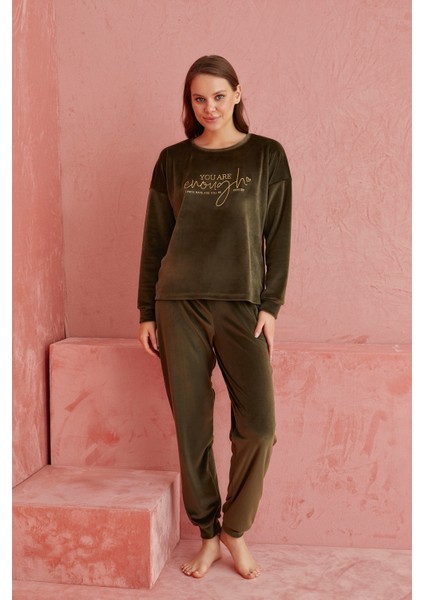 Calia 8701 Uzun Kollu Kadife Battal Beden Kadın Pijama Takımı