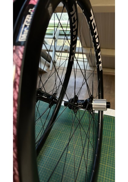 Karbon Fiber Yol Bisiklet Jant Seti modelleri