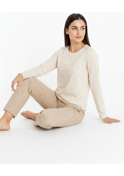 Üstü Love Yazılı Altı Desenli Elite Viscose Uzun Pijama Takımı Krem 3562 fırsatları