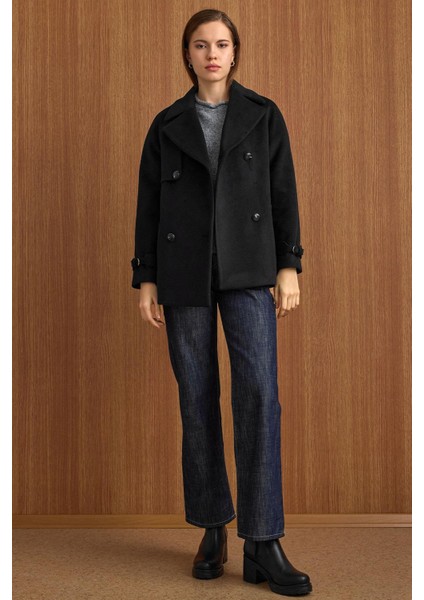 Pelerin ve Kol Patı Detaylı Kruvaze Kısa Kaban Siyah 3161 fiyatları