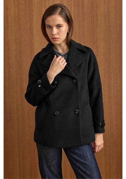 Pelerin ve Kol Patı Detaylı Kruvaze Kısa Kaban Siyah 3161 indirimleri