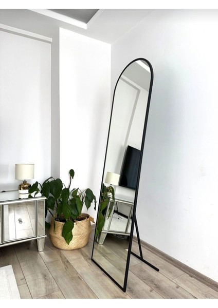 Siyah Influencer Boy Aynası - 180X60 Ayarlanabilir Ayaklı Metal Çerçeveli 3 Renk Seçeneği fırsatları