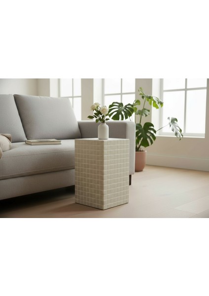 Beyaz Mozaik Yan Sehpa – El Yapımı Modern & Minimal Tasarım (25X45 Cm)