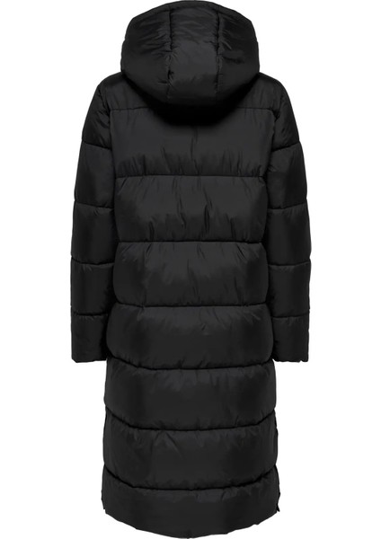Kadın Onlmontana Kapüşonlu Uzun Şişme Mont 15226559 Siyah indirimleri
