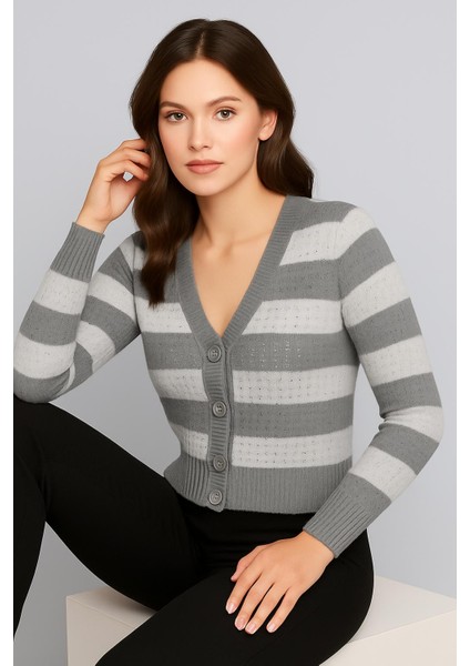 Kadın Önü Düğmeli ve Çift Renkli Triko Hırka