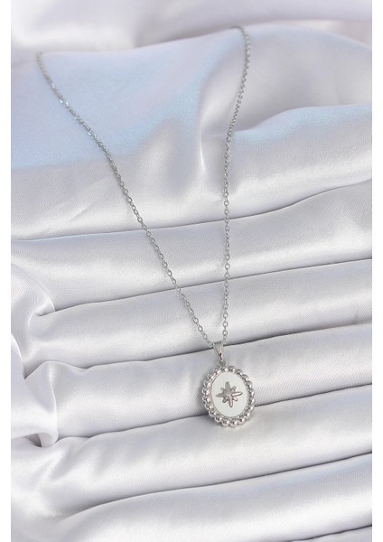 316L Çelik Gümüş Renk Zincir Beyaz Mineli Kutup Yıldız Işlemeli Madalyon Model Kadın Kolye fiyatları
