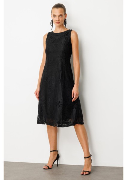 Dantel Görünümlü Uzun Elbise-Siyah fiyatları