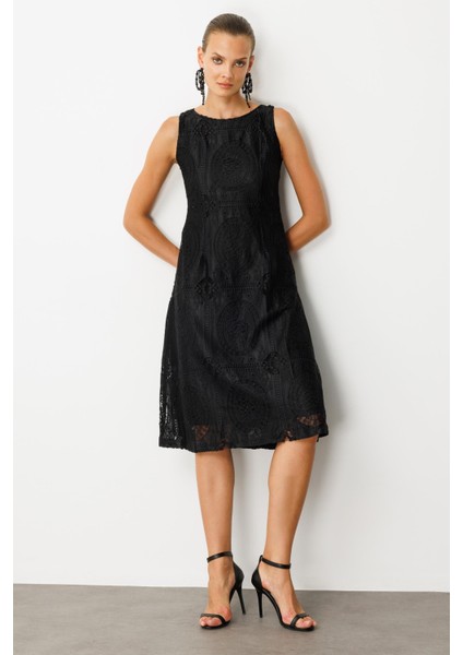 Dantel Görünümlü Uzun Elbise-Siyah fırsatları