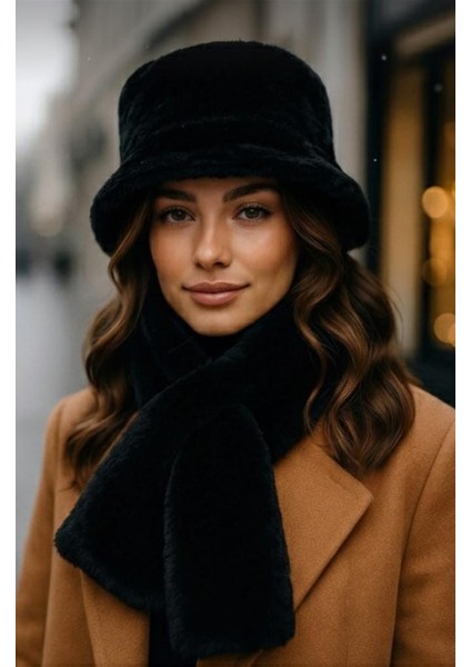 Peluş Şapka ve Atkı Seti - Yumuşak, Sıcak Tutan Kış Aksesuarları