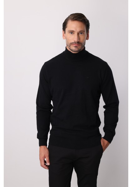 Siyah Standart Fit Dar Kalıp Yarım Balıkçı Düz Triko