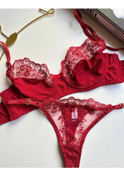 Kadın Kırmızı Dantel Saten Iç Çamaşır Takımı