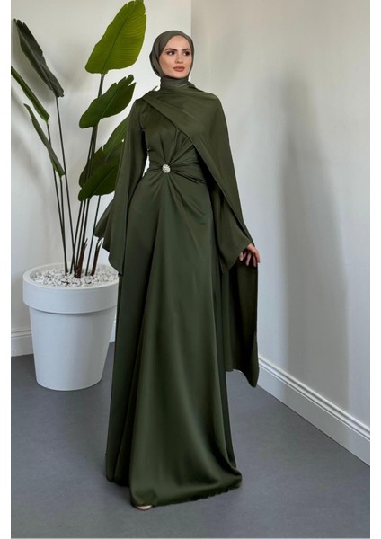 Wave Broşlu Pelerinli Saten Abiye Haki