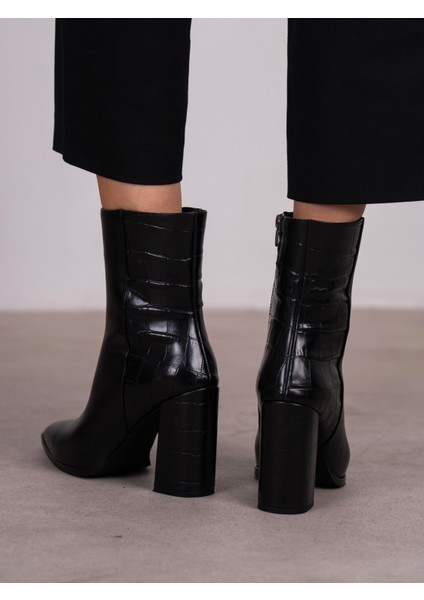 Frina Siyah Hakiki Deri Kadın Bot