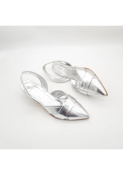 Bruna Kadın Kroko Desenli Kısa Topuklu Ayakkabı Modern ve Şık Tasarım Büyük Numara fiyatları