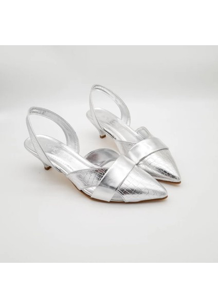 Bruna Kadın Kroko Desenli Kısa Topuklu Ayakkabı Modern ve Şık Tasarım Büyük Numara fırsatları